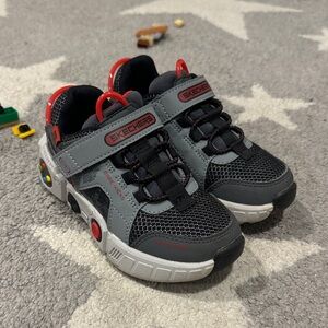 Skechers Kids' air-cooler Memory Foam Game-Kicks Black and Red Sneakers Size 11